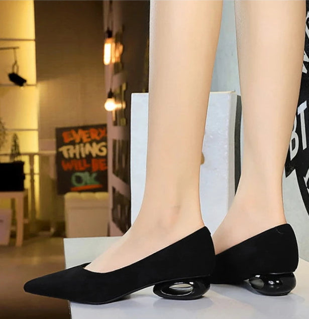 Retro Pointed Toe Suede Low Heel Shoes Shallow Mouth Hollow Heel Pedicure Shoe Daily Versatile Temperament Women's Shoes