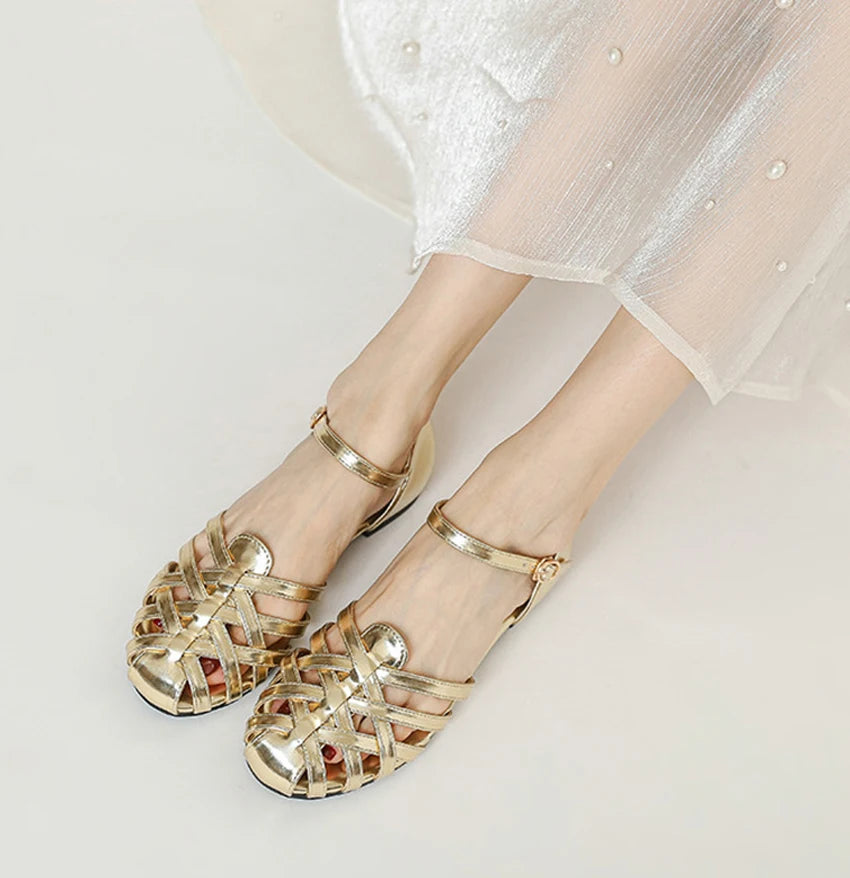 Luxury designer sandals Hollow Low-heeled Closed-toe Sandals for Women for Summer Outdoor Wear Roman Shoes