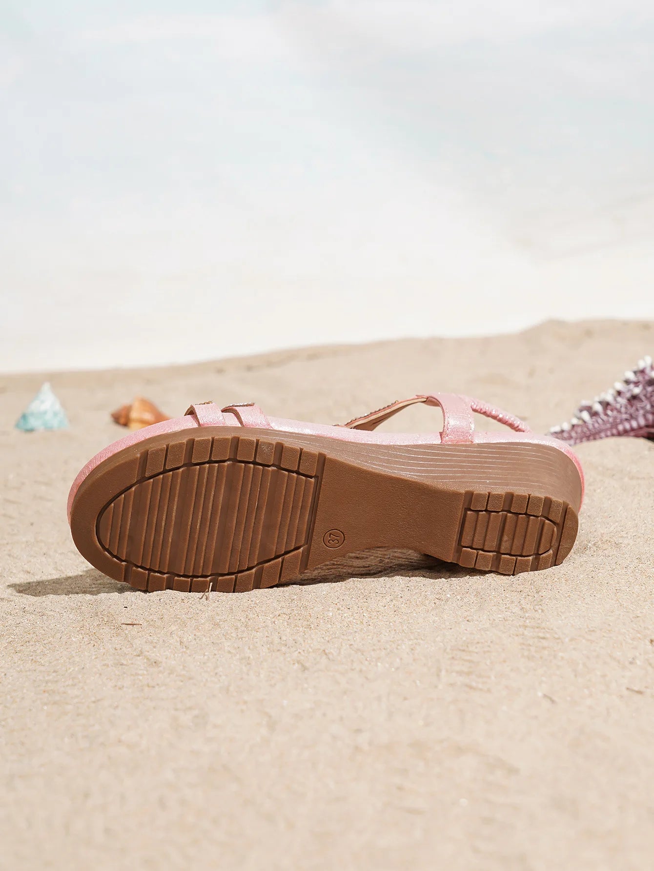 Bohemian Style Thick Heel Sandals Summer Fashion Beach Diamond Women's Shoes round Head Roman Style PU Leather Roman Sandals