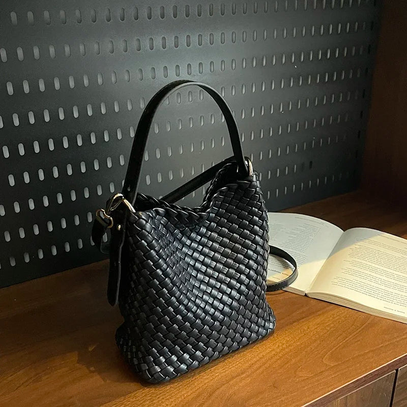 High Quality Design Shoulder Bag, Leisure And Portable Fashionable Women's Handbag, Women's Chain Strap Crossbody Bag