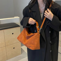 Retro Bag for Women's Textured Frosted Shoulder Bag with Large Capacity Crossbody Commuting Tote Bag