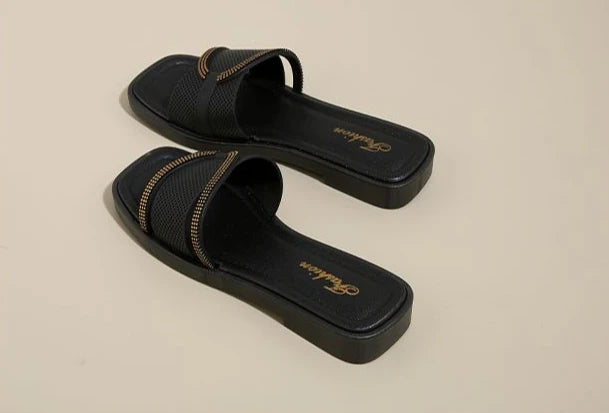 Soft Sole Flat Sandals for Women Outdoor Trendy Strappy Flip Flops Summer Beach Non-Slip Casual Shoes