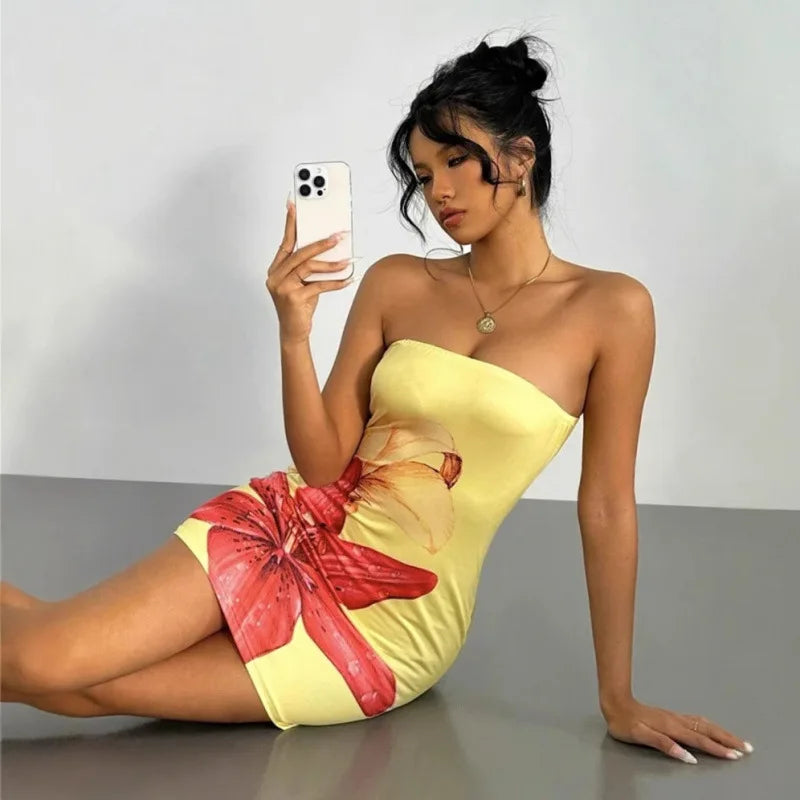Summer Sexy Waist-Cinching Floral Dress Beach Sand Beach Crossbody Strapless Short Skirt Polyester Fabric Street Style