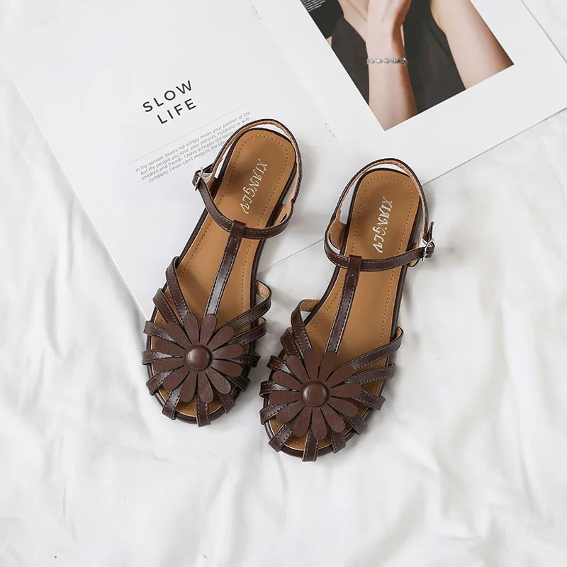 Elegant Fashion Roman Round Head Flat Sandals Women Woven Hollow Sandals Female Closed Toe Summer Ladies Shoes