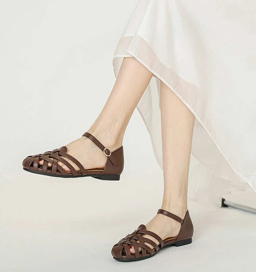 Luxury designer sandals Hollow Low-heeled Closed-toe Sandals for Women for Summer Outdoor Wear Roman Shoes