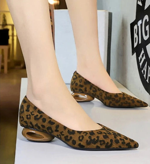 Retro Pointed Toe Suede Low Heel Shoes Shallow Mouth Hollow Heel Pedicure Shoe Daily Versatile Temperament Women's Shoes
