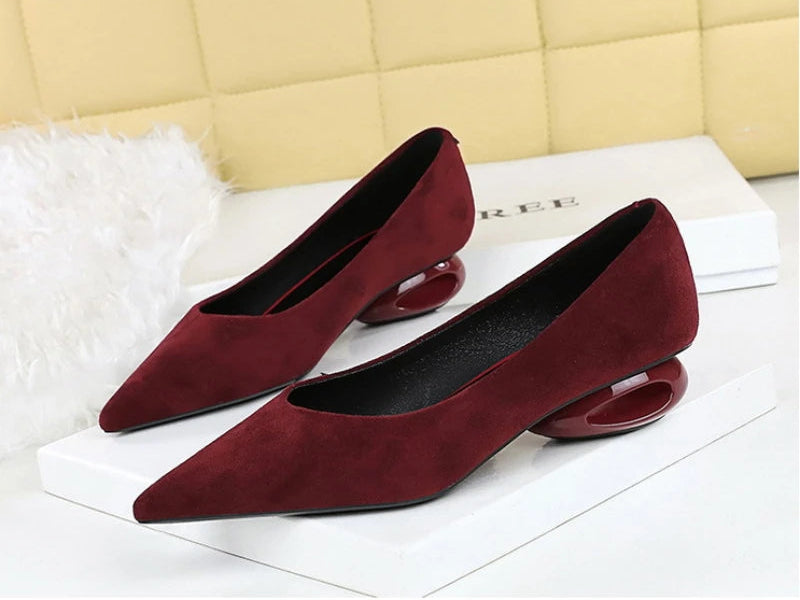 Retro Pointed Toe Suede Low Heel Shoes Shallow Mouth Hollow Heel Pedicure Shoe Daily Versatile Temperament Women's Shoes