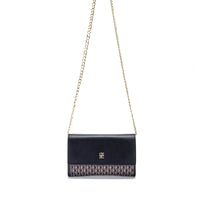 Minimalist Fashionable Exquisite Women's Shoulder Bag with Chain Shoulder Strap Design Versatile for Commuting and Gatherings
