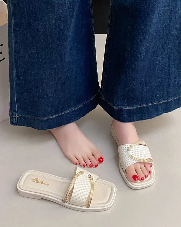 Soft Sole Flat Sandals for Women Outdoor Trendy Strappy Flip Flops Summer Beach Non-Slip Casual Shoes