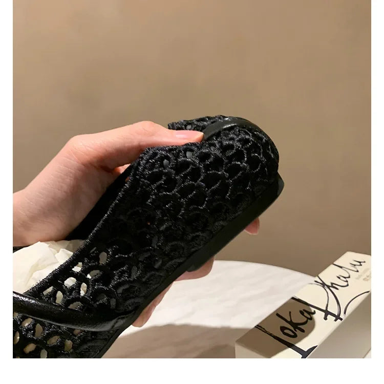 Round Toe Mary Jane Shoes Leather Grape Pattern Retro Style Hollow Weave Upper Low Heel Slip-On Retro Flats