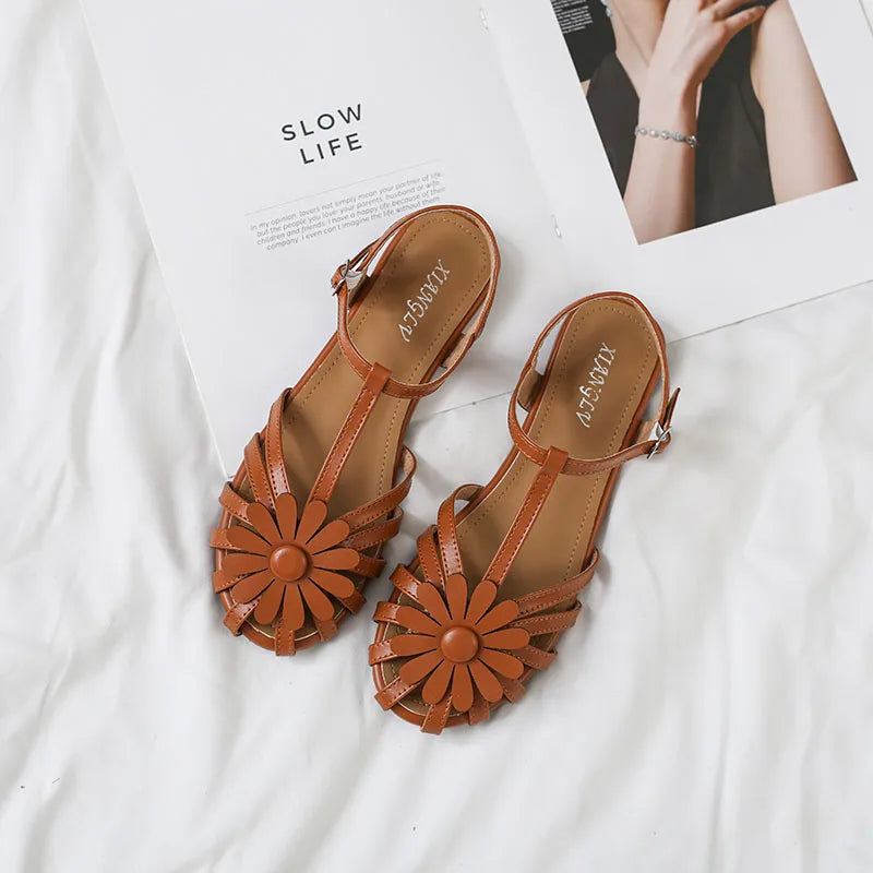 Elegant Fashion Roman Round Head Flat Sandals Women Woven Hollow Sandals Female Closed Toe Summer Ladies Shoes