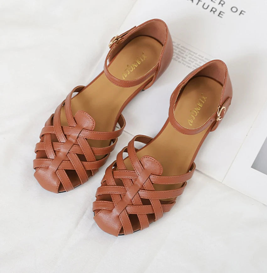 Luxury designer sandals Hollow Low-heeled Closed-toe Sandals for Women for Summer Outdoor Wear Roman Shoes