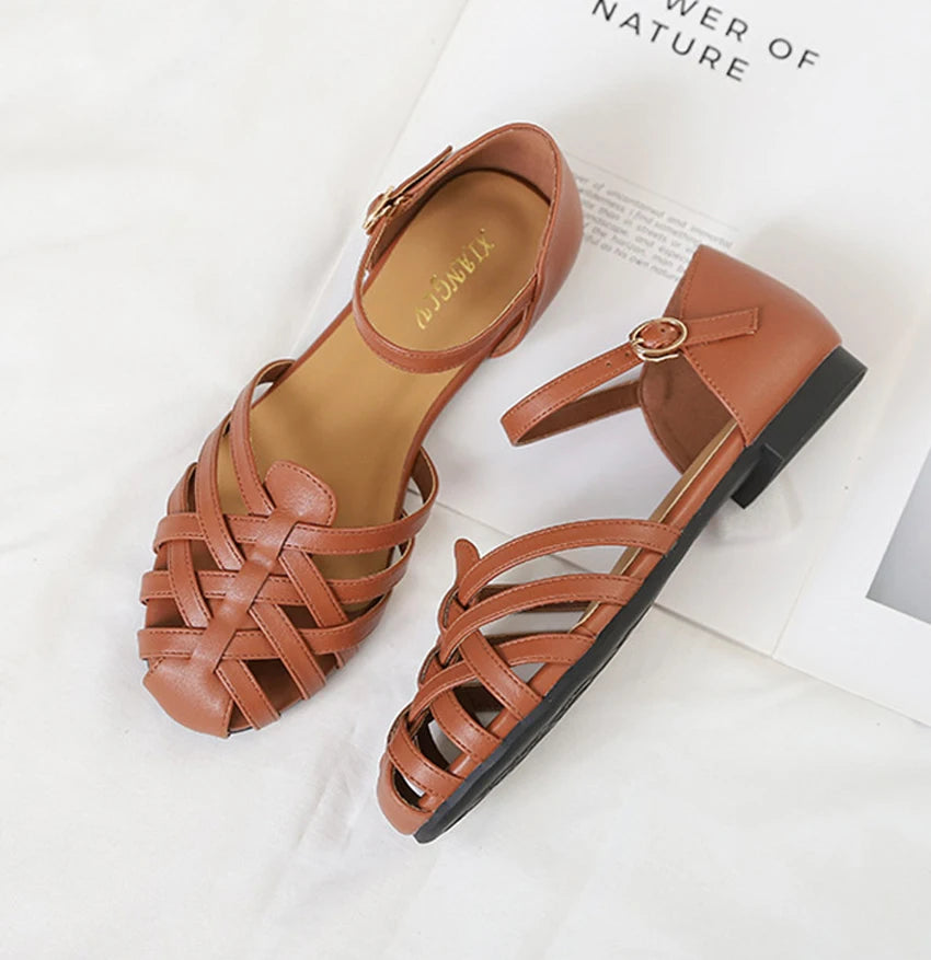 Luxury designer sandals Hollow Low-heeled Closed-toe Sandals for Women for Summer Outdoor Wear Roman Shoes