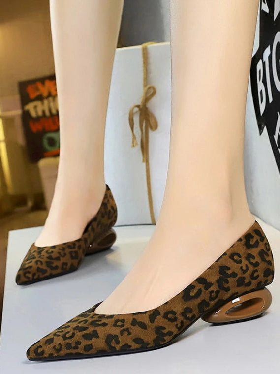 Retro Pointed Toe Suede Low Heel Shoes Shallow Mouth Hollow Heel Pedicure Shoe Daily Versatile Temperament Women's Shoes