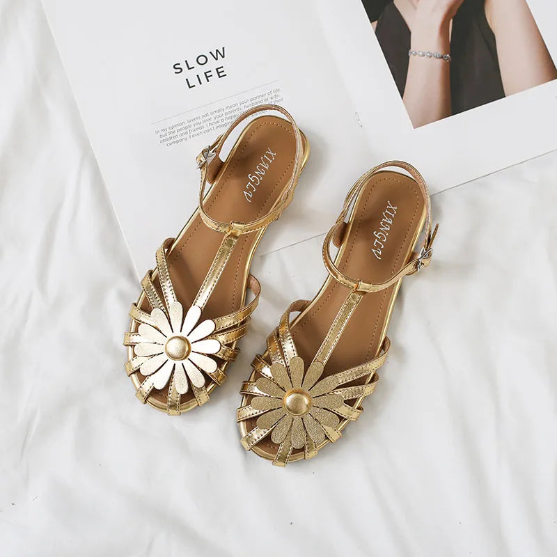 Elegant Fashion Roman Round Head Flat Sandals Women Woven Hollow Sandals Female Closed Toe Summer Ladies Shoes