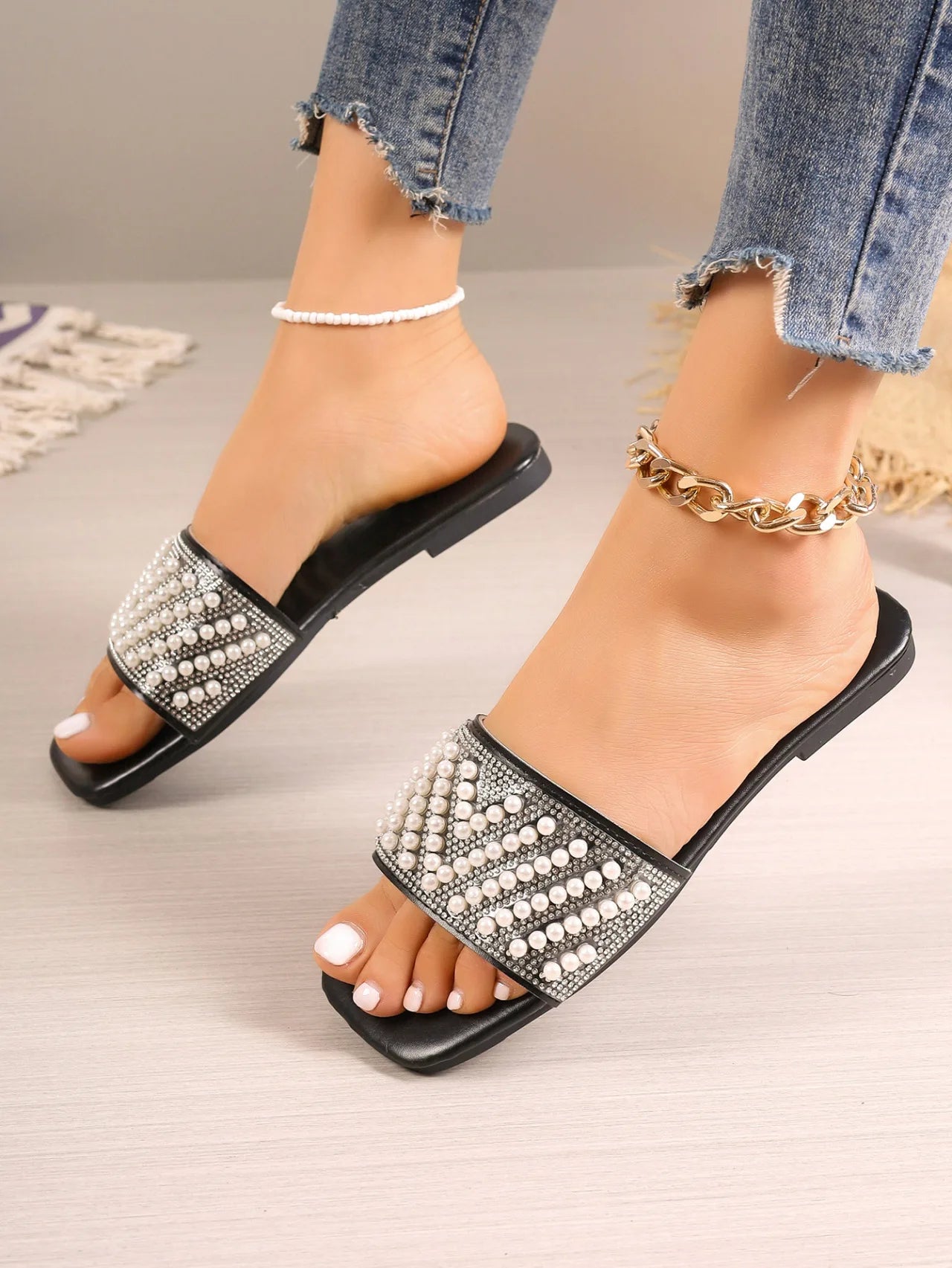Small Fragrant style flat bottomed plus size slippers for women square headed rhinestone pearl fashionable casual slippers