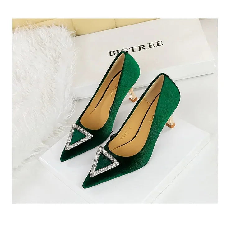 Designer Women Heels Prom Pumps Lady Velvet Pointed Toe 7cm Thin High Heels Pearl Crystal Buckle Shoes