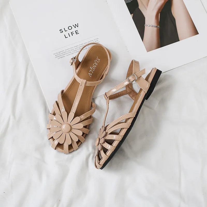 Elegant Fashion Roman Round Head Flat Sandals Women Woven Hollow Sandals Female Closed Toe Summer Ladies Shoes