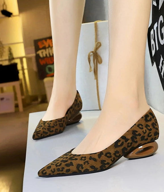 Retro Pointed Toe Suede Low Heel Shoes Shallow Mouth Hollow Heel Pedicure Shoe Daily Versatile Temperament Women's Shoes