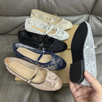 Ultra Soft Lace Breathable Flat Bottom Women's Shoes Quality Women's Casual Shoes Low Heel Floral Pattern