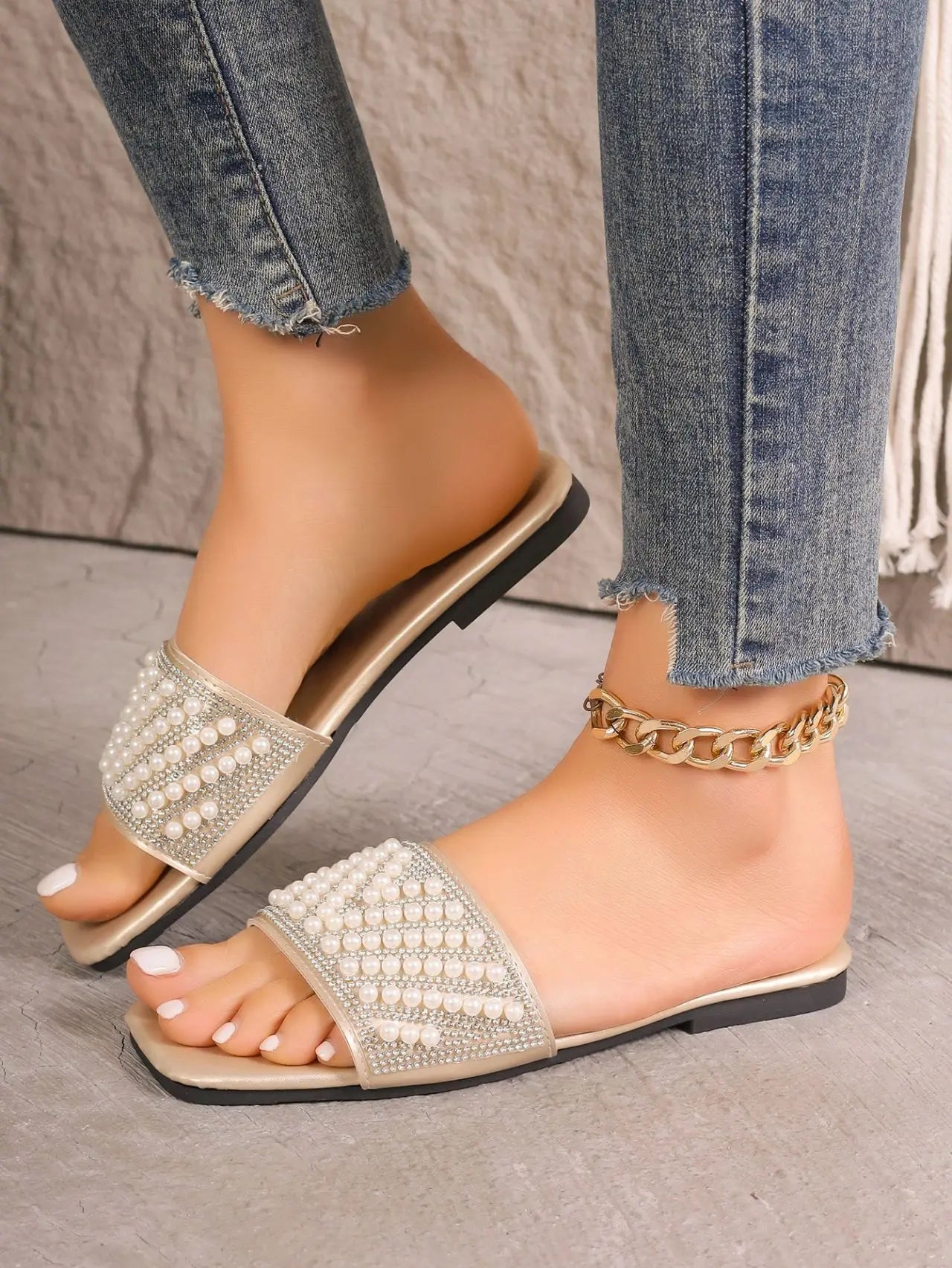 Small Fragrant style flat bottomed plus size slippers for women square headed rhinestone pearl fashionable casual slippers