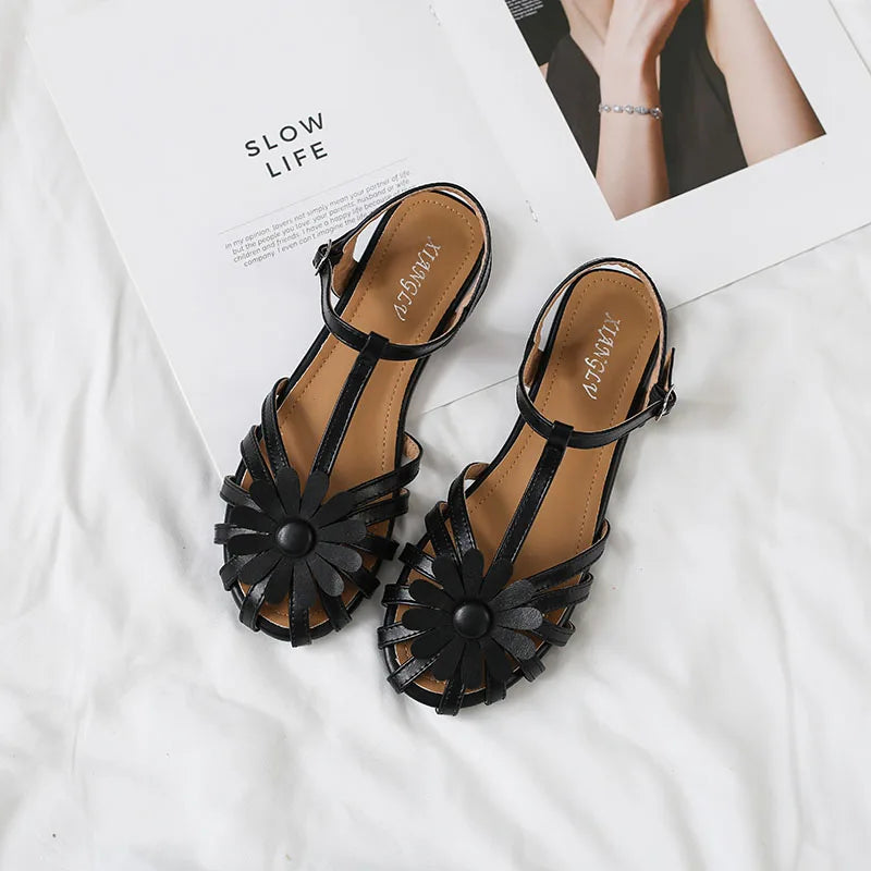 Elegant Fashion Roman Round Head Flat Sandals Women Woven Hollow Sandals Female Closed Toe Summer Ladies Shoes