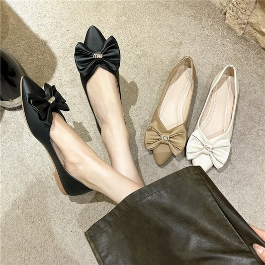 Soft Bottom Flat Casual Women's Shoes Butterfly Knot Slip-On Simple Design Shoes  Synthetic Leather