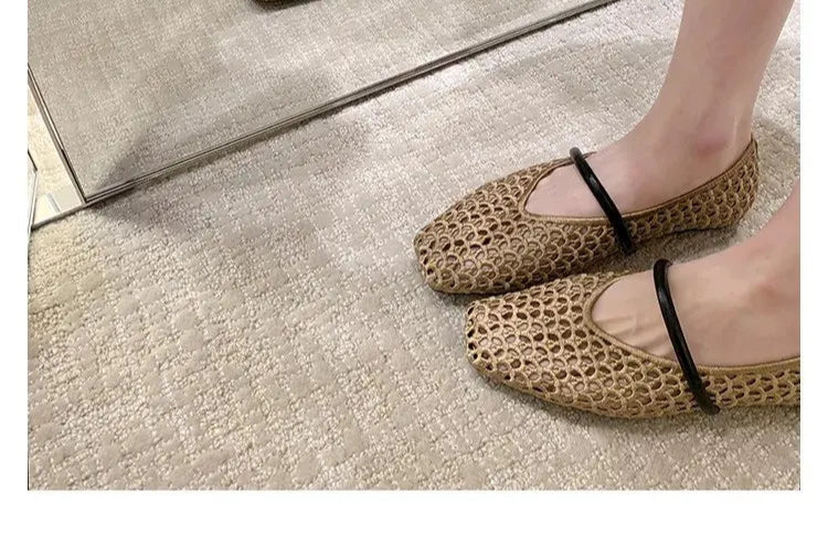 Round Toe Mary Jane Shoes Leather Grape Pattern Retro Style Hollow Weave Upper Low Heel Slip-On Retro Flats