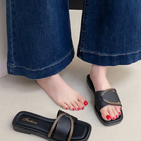 Soft Sole Flat Sandals for Women Outdoor Trendy Strappy Flip Flops Summer Beach Non-Slip Casual Shoes
