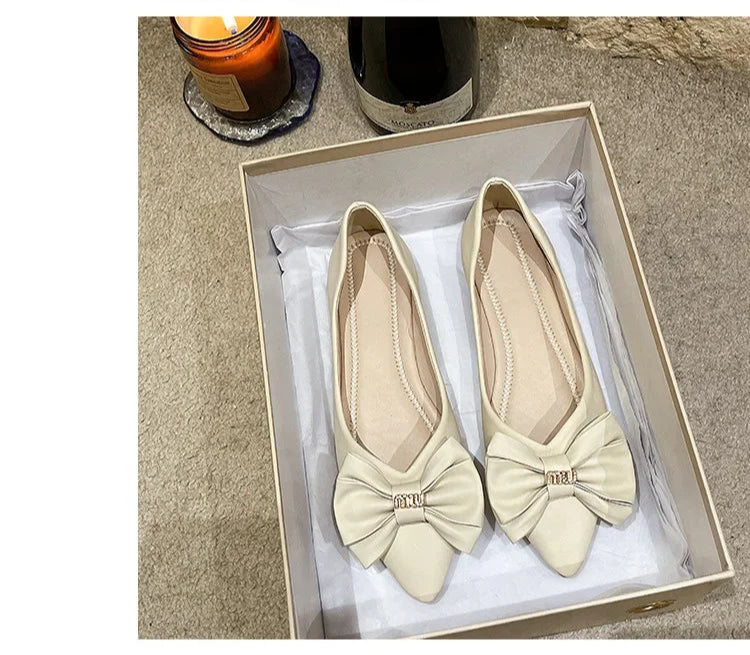 Soft Bottom Flat Casual Women's Shoes Butterfly Knot Slip-On Simple Design Shoes  Synthetic Leather