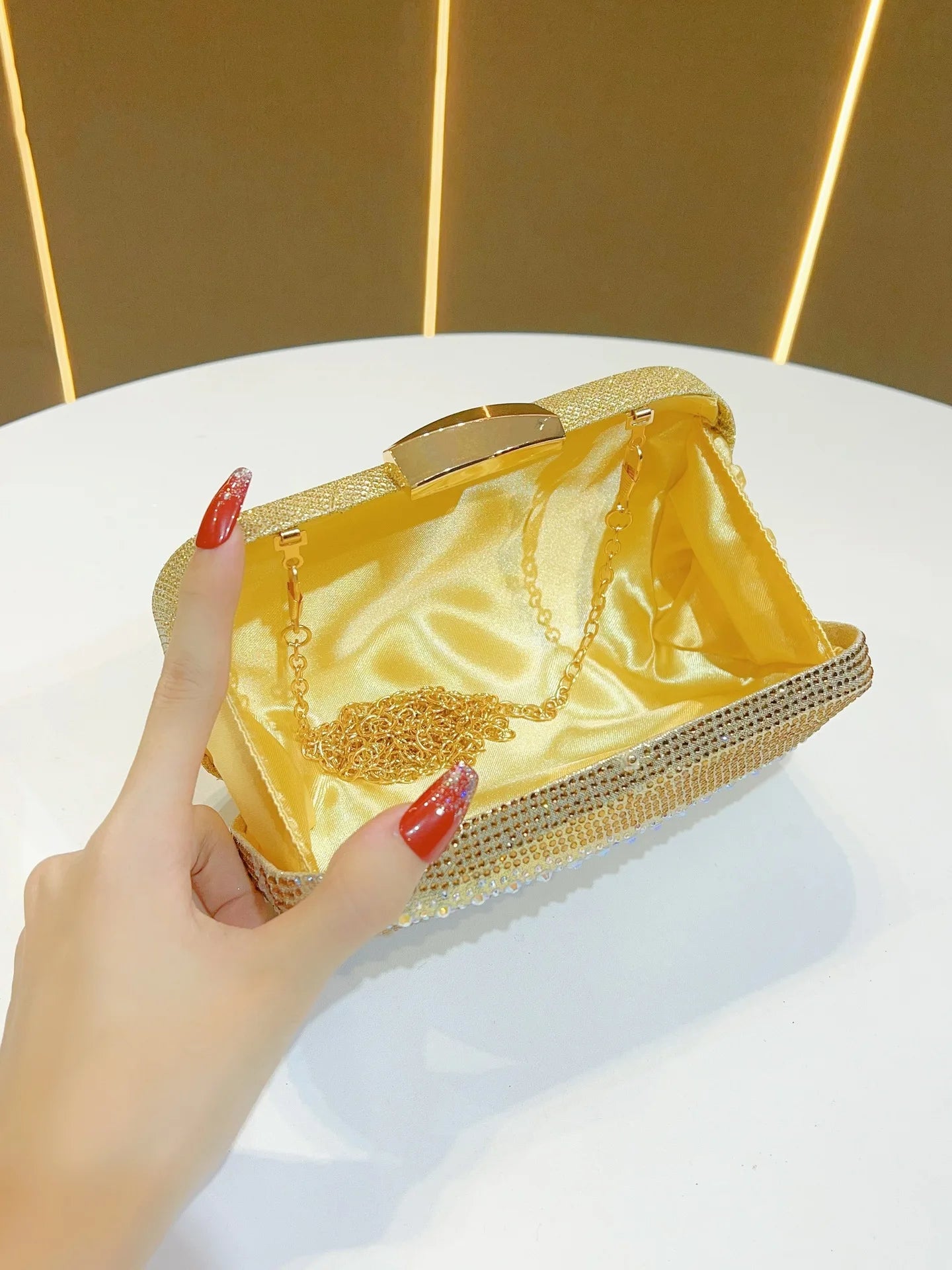 Luxury Rhinestone Clutch Bag for Women Elegant Evening Purse Fashion Crystal-Encrusted Handbag Party Shoulder Bags