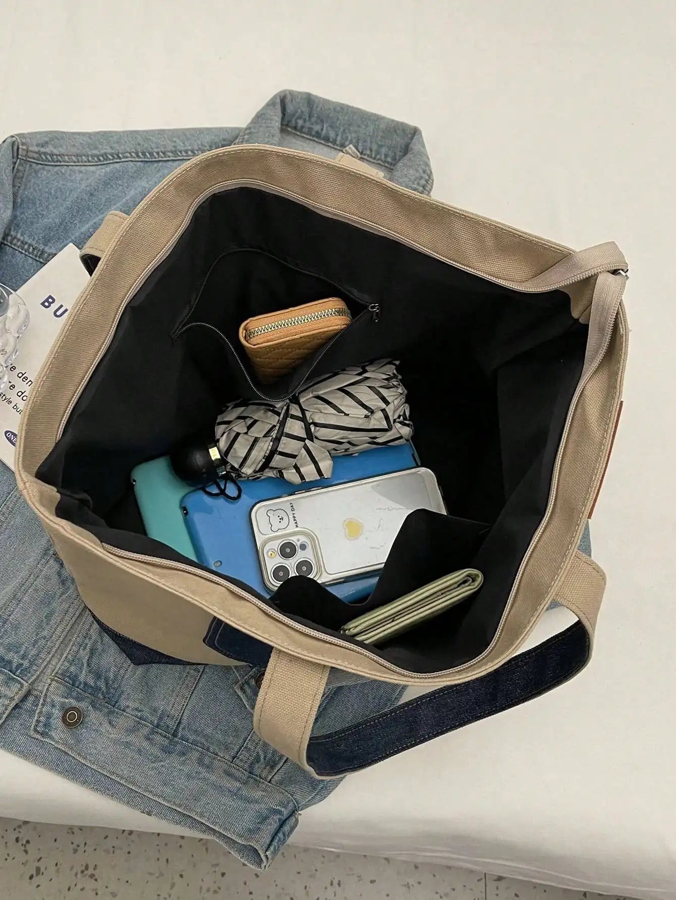 Stylish and Durable Canvas Tote Bag - Large Capacity for Women - Suitable for School, Work and Travel