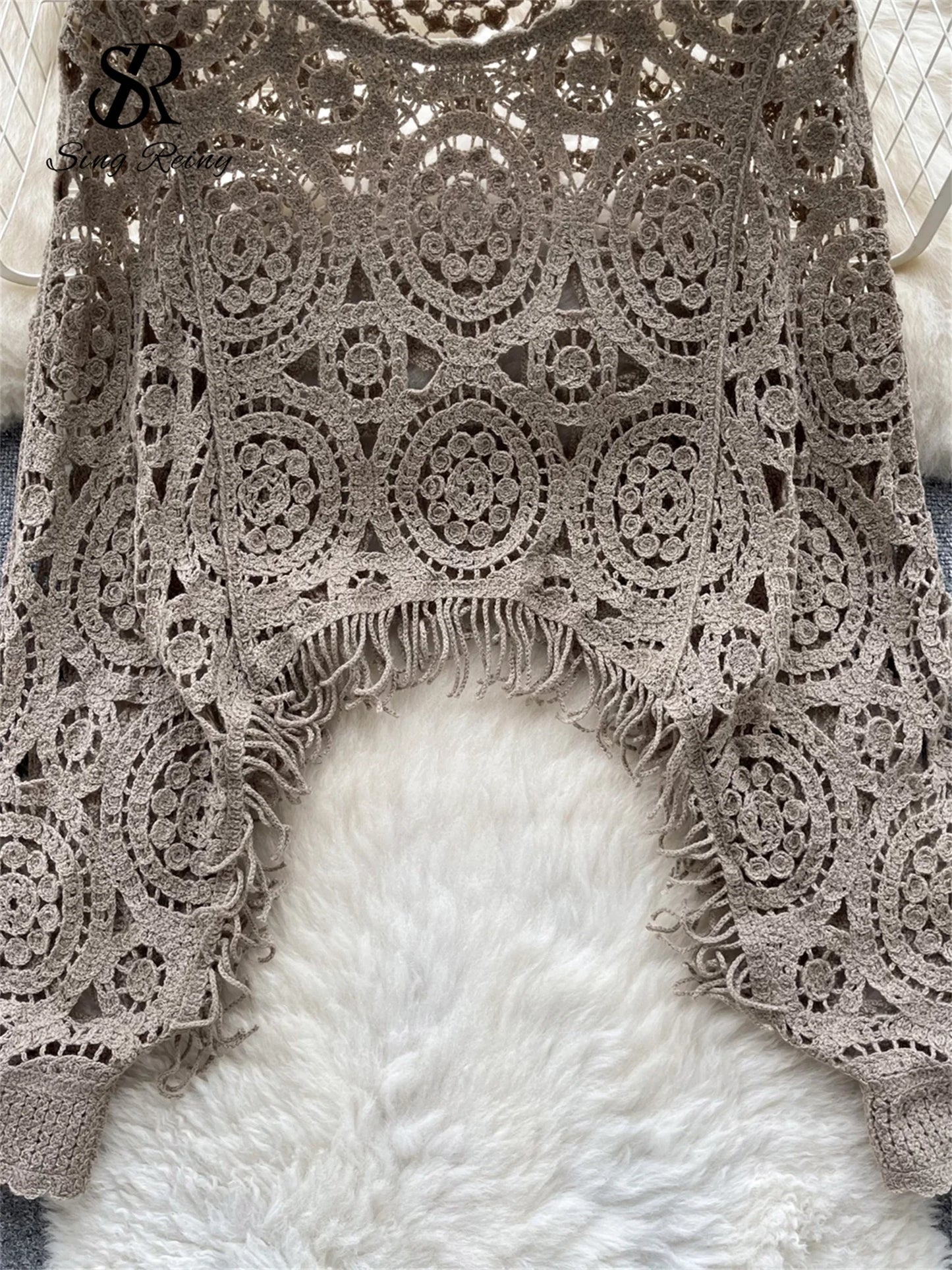 Casual Loose Knitting Top O Neck Hook Flower Hollow Long Sleeved Tassel Design Fashion French Vintage Blouse