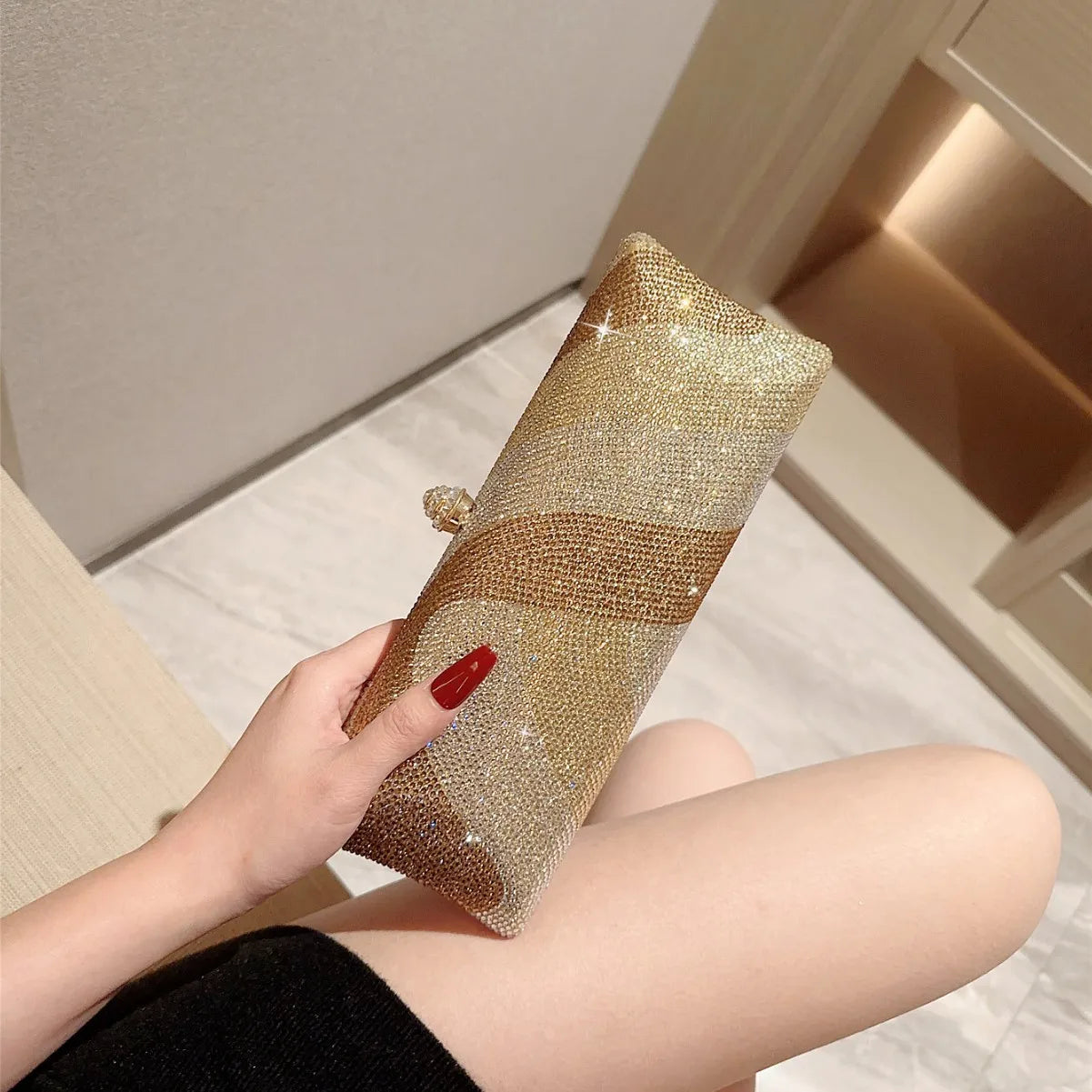 Women Clutch Glitter Sequins Evening Party Handbags Portable Gold Color Diamond Wedding Clutches Purse New Chain Shoulder Bags