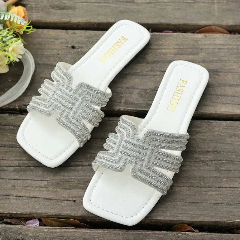 Women's Rhinestone Slippers Outdoor Fashion Non-Slip Beach Shoes Comfortable Flat Square Heel Women's Sandals