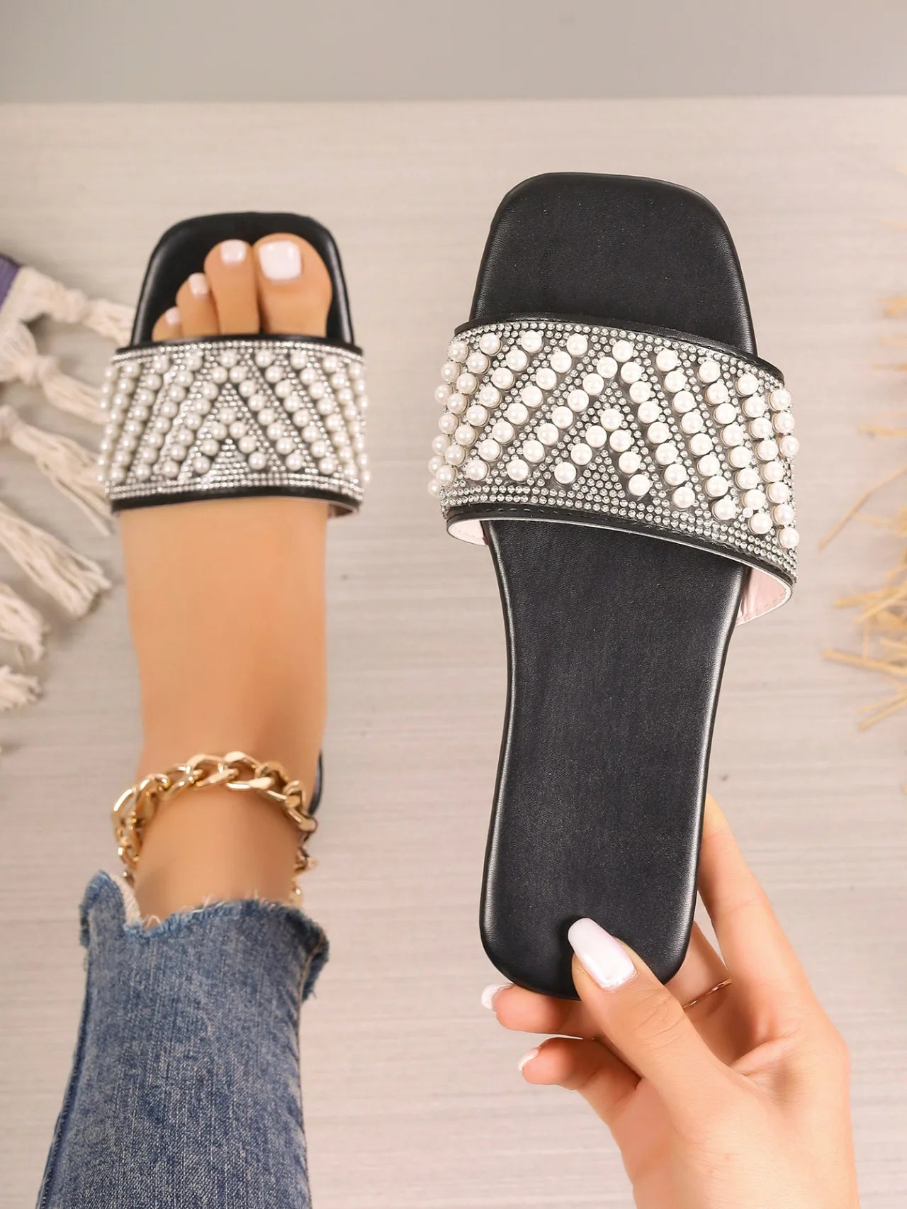 Small Fragrant style flat bottomed plus size slippers for women square headed rhinestone pearl fashionable casual slippers