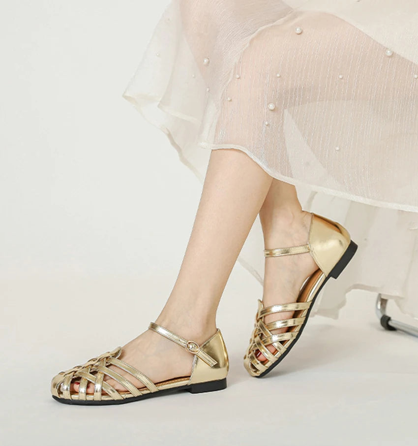 Luxury designer sandals Hollow Low-heeled Closed-toe Sandals for Women for Summer Outdoor Wear Roman Shoes