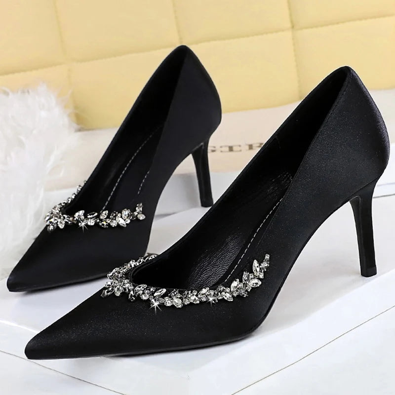 Silks satins Women Pumps Rhinestone design High Heels Stilettos 10 cm and 7 cm Luxury banquet shoes Sexy party shoes