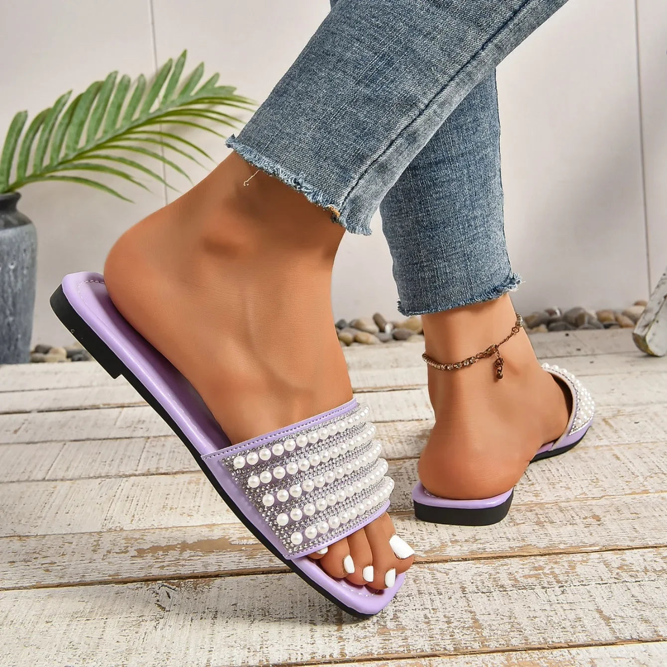 Women Luxury Pearl Slippers Square Toe Beach Flat Sandals Comfortable Non Slip Slippers  Slides Women