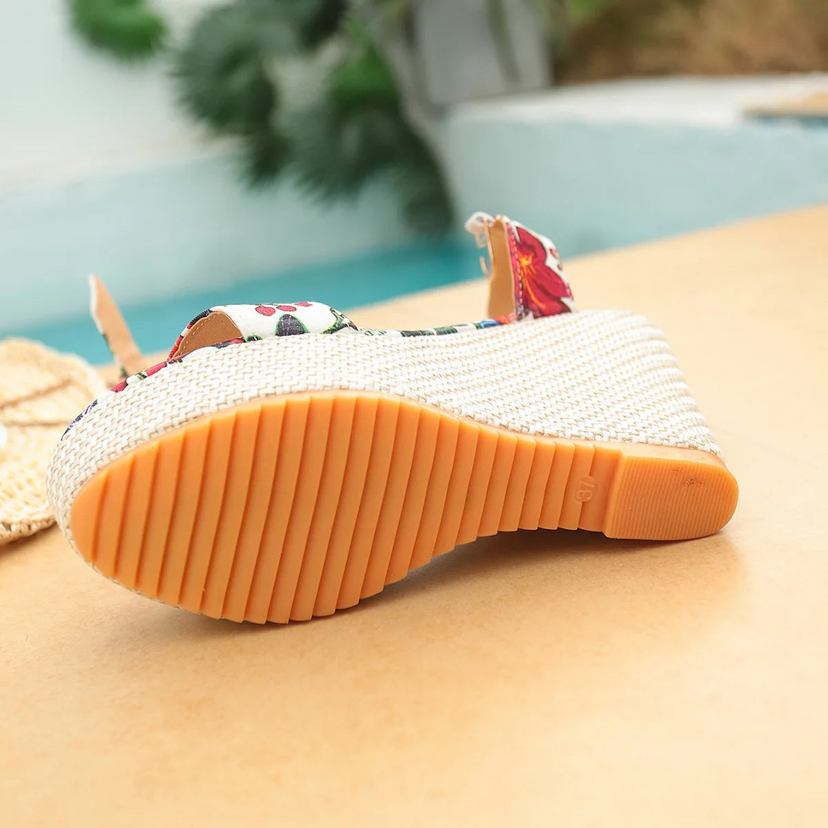 Bohemian Thick Heel Platform Sandals Women's Flip Flops Flower Ribbon Beach Shoes Comfortable round Toe Roman Style
