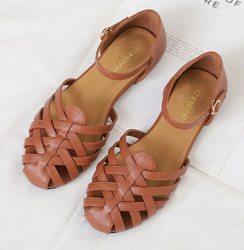 Luxury designer sandals Hollow Low-heeled Closed-toe Sandals for Women for Summer Outdoor Wear Roman Shoes