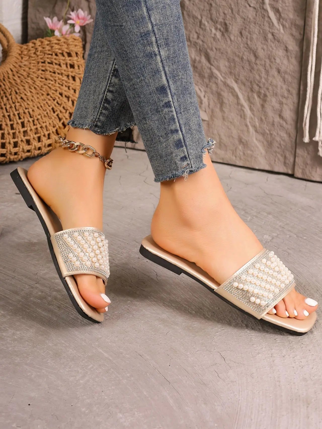 Small Fragrant style flat bottomed plus size slippers for women square headed rhinestone pearl fashionable casual slippers