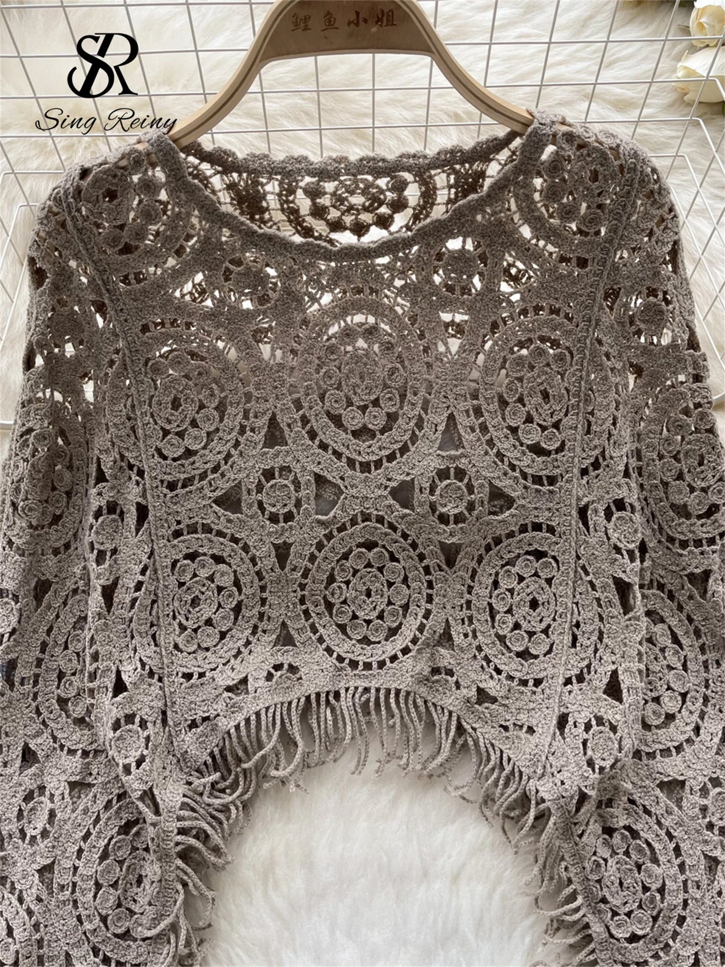 Casual Loose Knitting Top O Neck Hook Flower Hollow Long Sleeved Tassel Design Fashion French Vintage Blouse