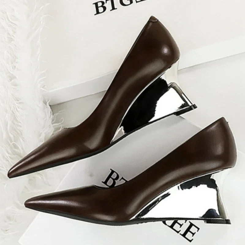 Spring Fashion Pointed Toe Pumps Woman Metal Decoration Wedges Heels Elegant Ladies Shoes
