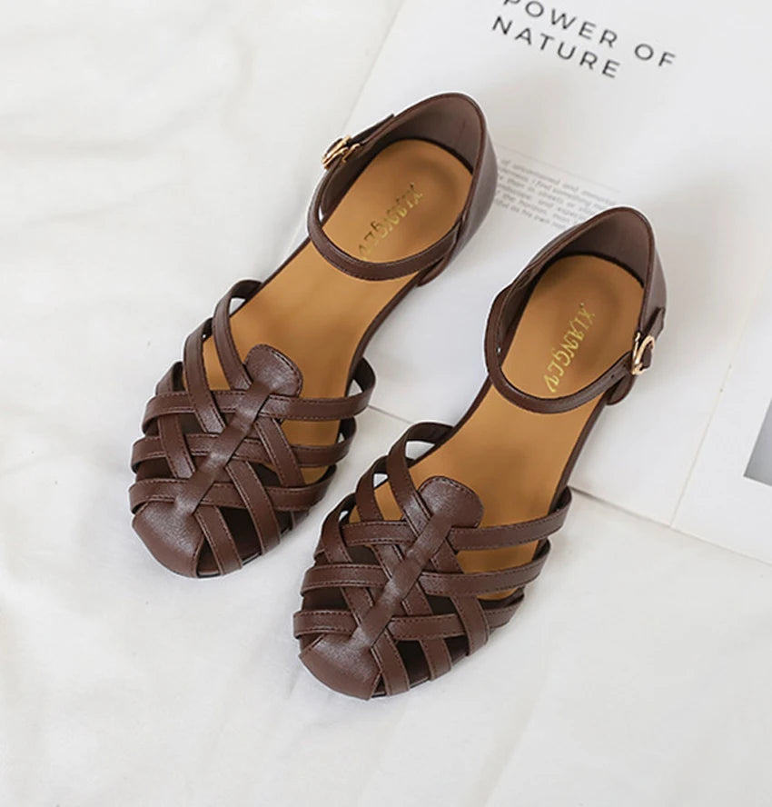 Luxury designer sandals Hollow Low-heeled Closed-toe Sandals for Women for Summer Outdoor Wear Roman Shoes
