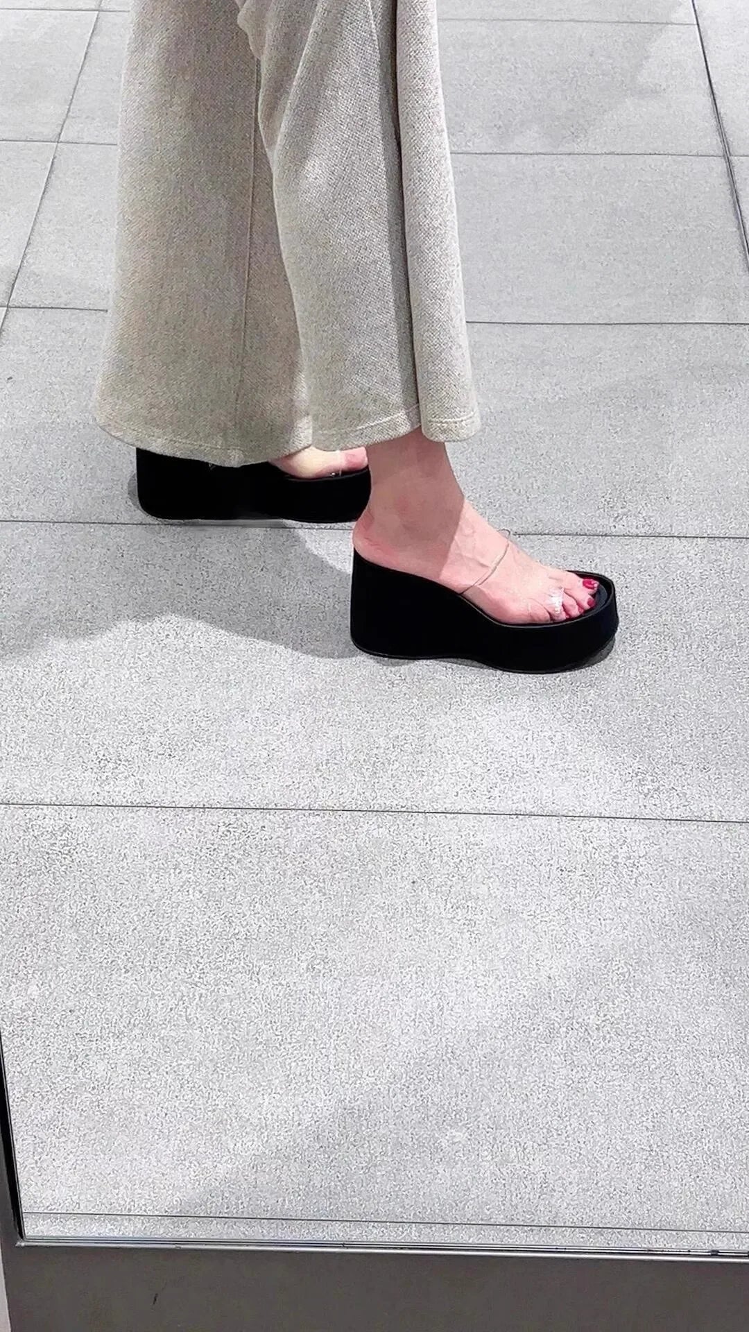 Thick Heel Platform Sandals Women's Summer Casual round Head PVC Material Beach Slippers Transparent Strap Casual Slip-On Shoes